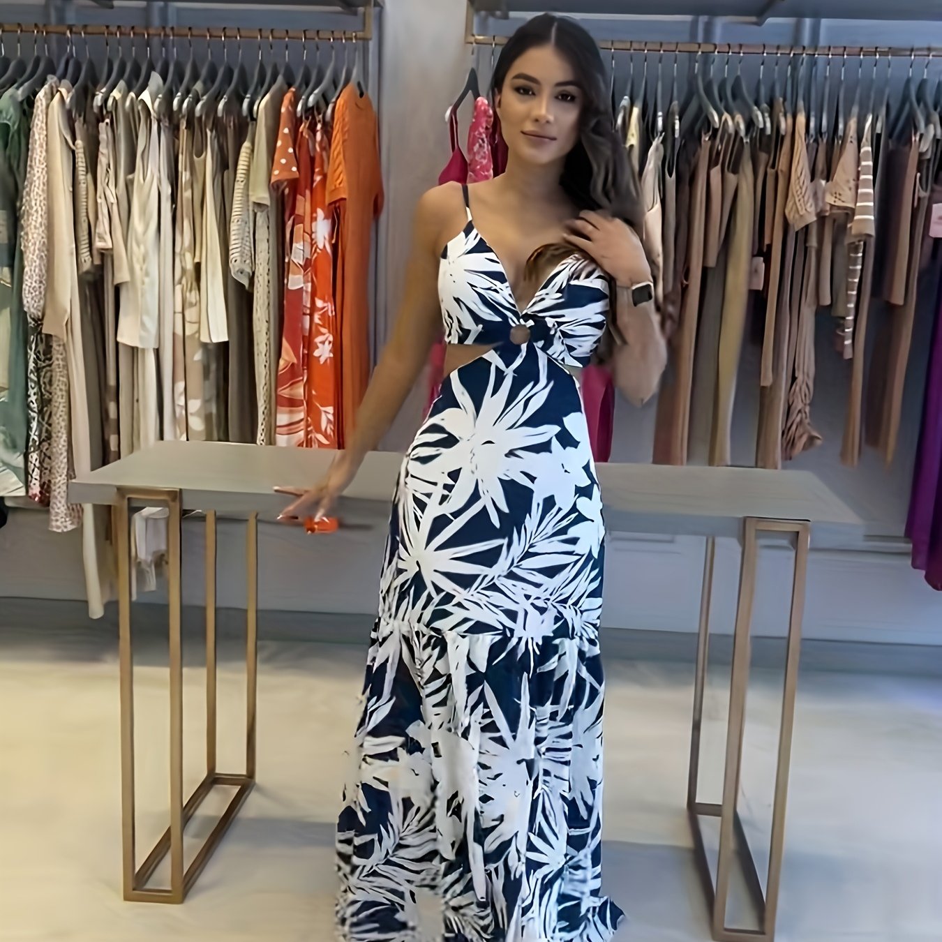 Vestido Estampado Modelo ҒΛRM Decote V com Amarração nas Costas