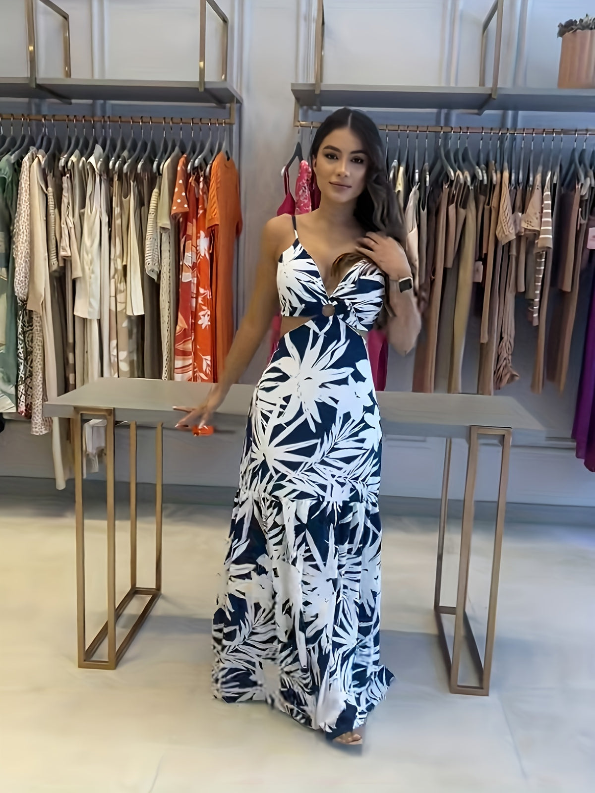 Vestido Estampado Modelo ҒΛRM Decote V com Amarração nas Costas