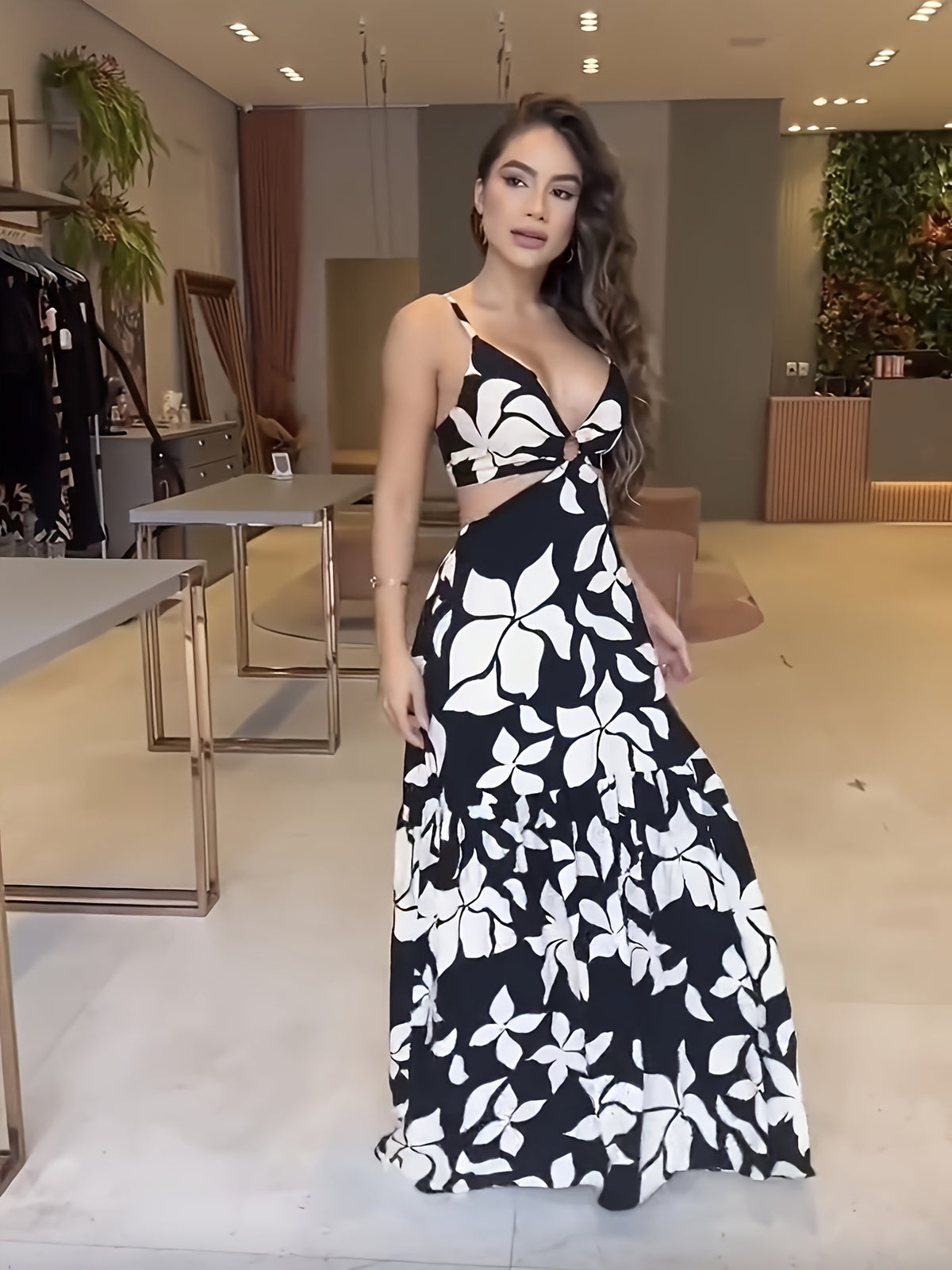 Vestido Estampado Modelo ҒΛRM Decote V com Amarração nas Costas